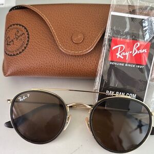 Ray-Ban Round Sunglasses with Brown Case